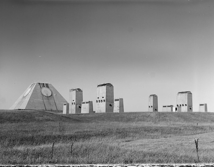 Stanley R Mickelsen Safeguard complex grass