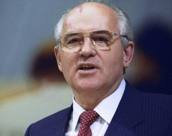 Gorbaciov sepolto assieme al suo «nuovo modo di pensare la politica»