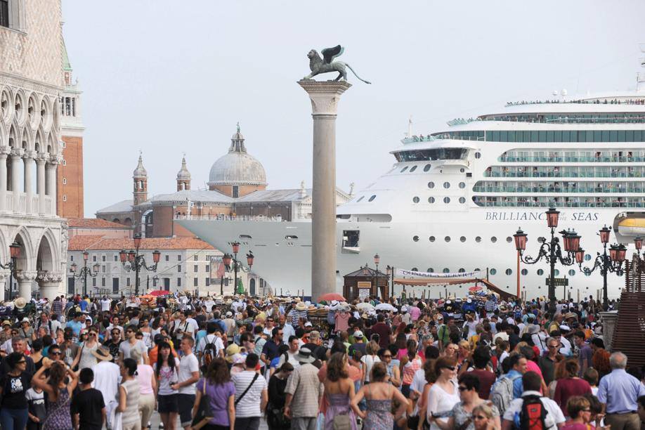 Passaggio davanti a San Marco